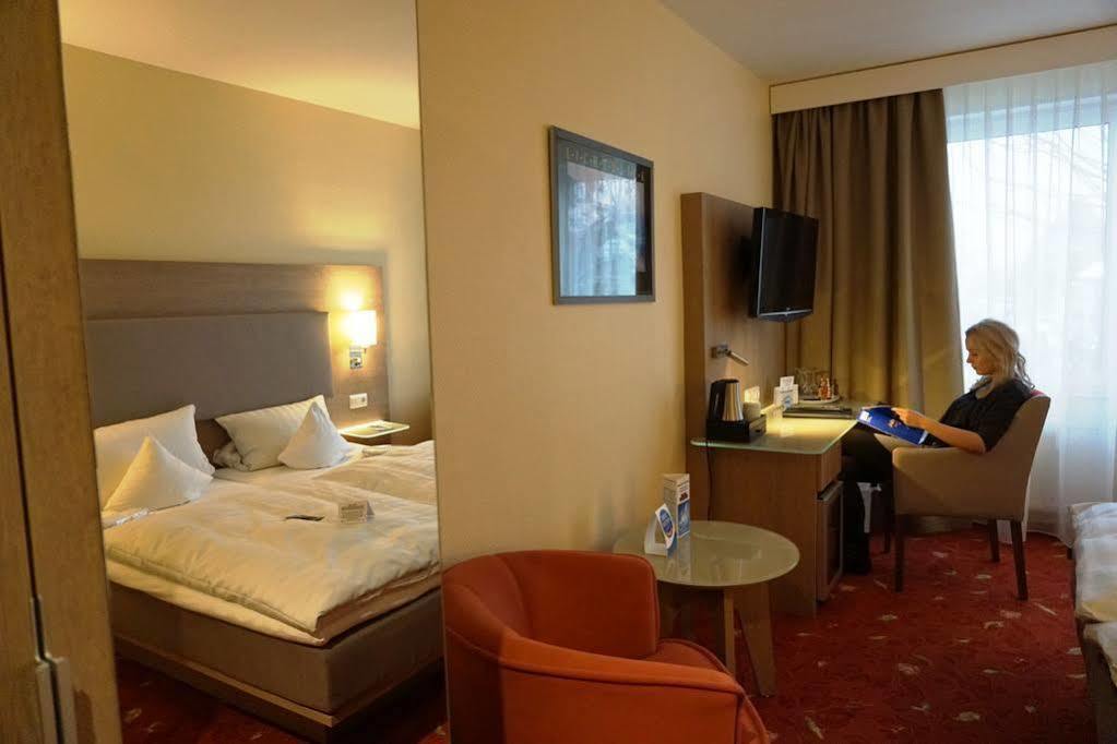 Hotel-Restaurant Vier Linden Stade Kültér fotó